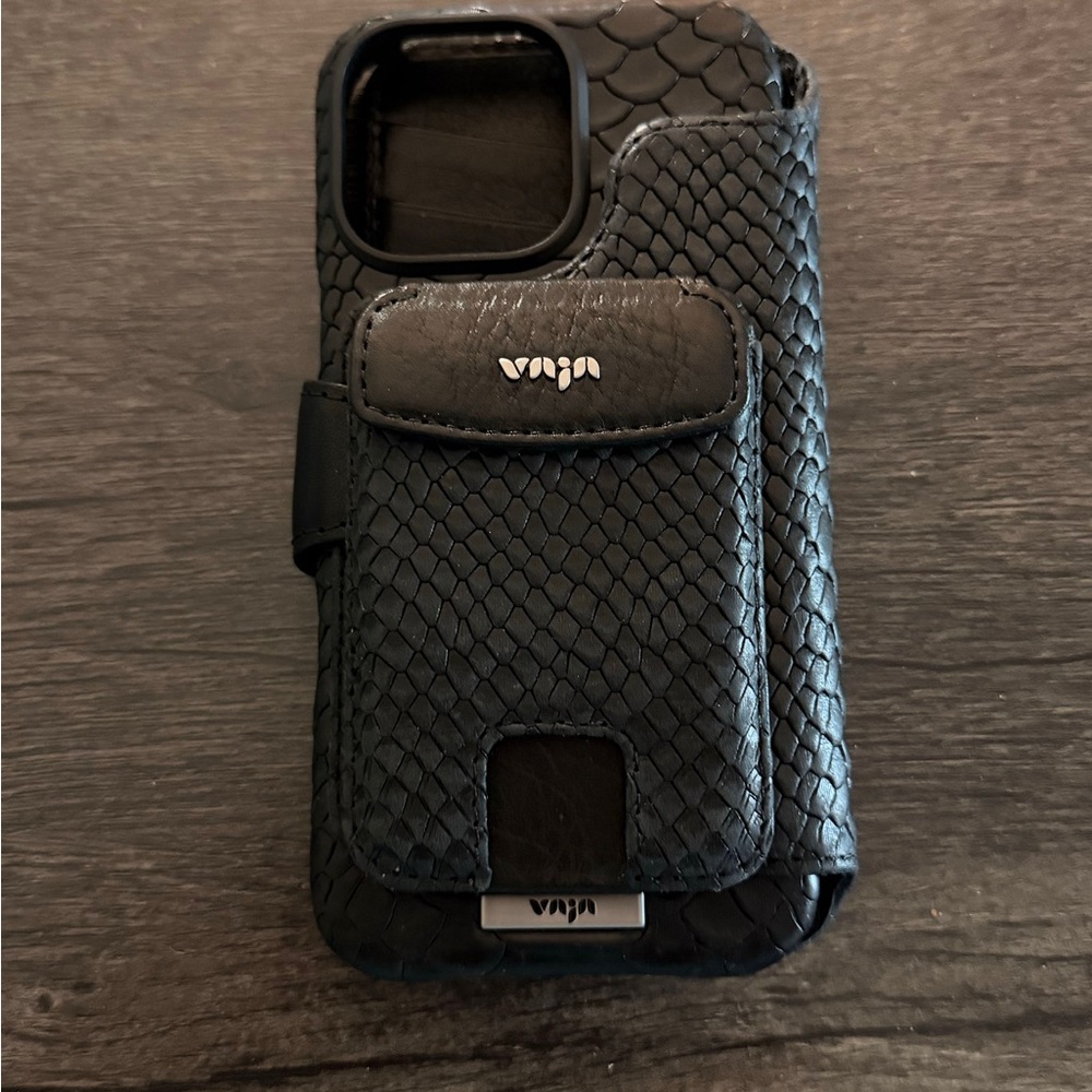 Black snake skin Leather Vaja case system for iPhone 16 pro max